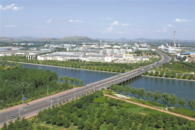 擔(dān)當落實 突破提升 萊蕪高新區(qū)打響“跑步前進”發(fā)令槍