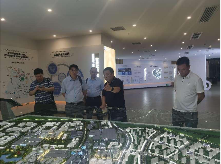 合力創(chuàng)高、共謀發(fā)展——蘇仙產(chǎn)業(yè)開(kāi)發(fā)區(qū)領(lǐng)導(dǎo)一行到訪(fǎng)我院湖南辦事處交流座談